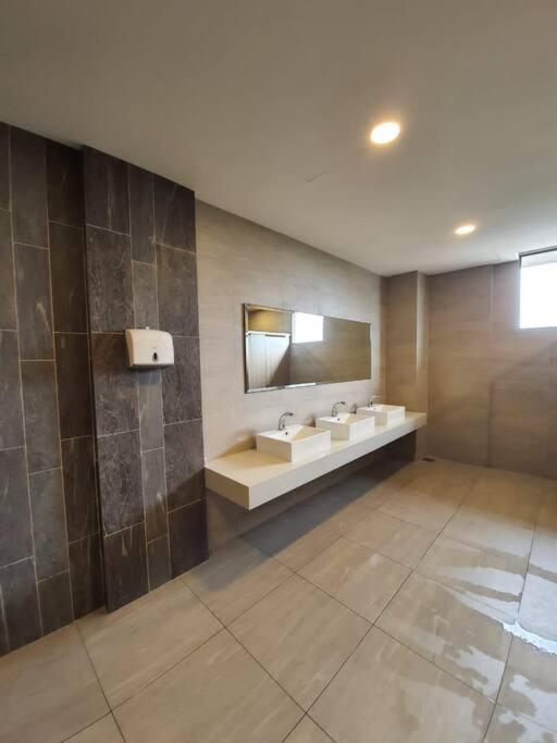 Apartment The Clio 2 Ioi City, Beside Ioi Mall, Serdang Hospital, Upm And Uniteen