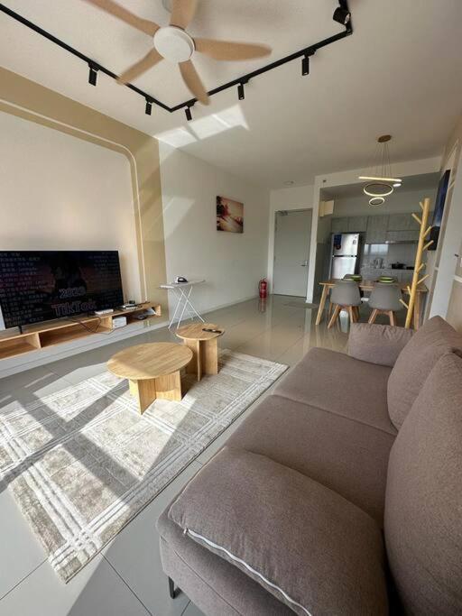 The Clio 2 Ioi City, Beside Ioi Mall, Serdang Hospital, Upm And Uniteen Apartment Putrajaya